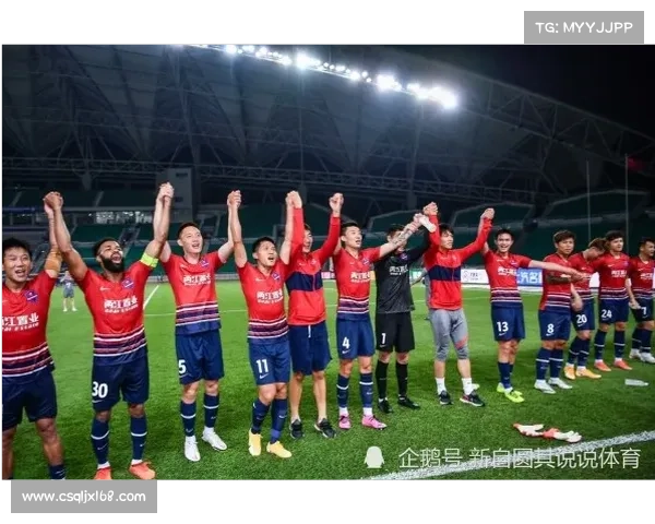 如何通过观察球员动作判断点球方向守门员的实用技巧与方法