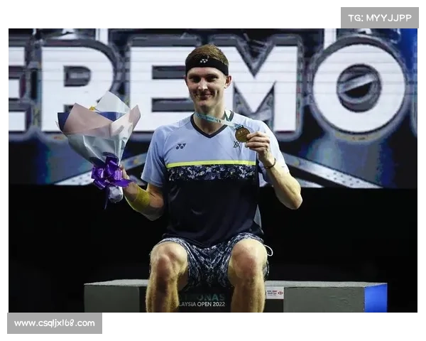 安赛龙力克强敌夺得2025新加坡羽毛球大师赛男子单打冠军